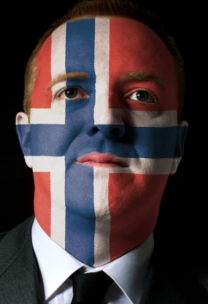 N の色で塗られて深刻なビジネスマンや政治家の顔 — ストック写真