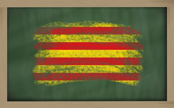 Флаг каталонии на доске, раскрашенный мелом — стоковое фото