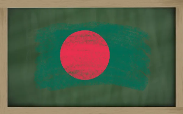 Nationalflagge von bangladesh auf Tafel mit Kreide bemalt — Stockfoto