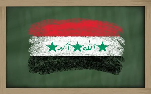 Bandeira nacional do Iraque em quadro-negro pintado com giz — Fotografia de Stock