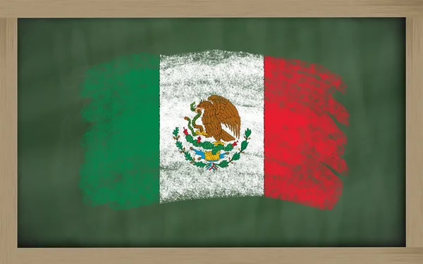Nationella flagga i Mexiko på tavlan målas med krita — Stockfoto