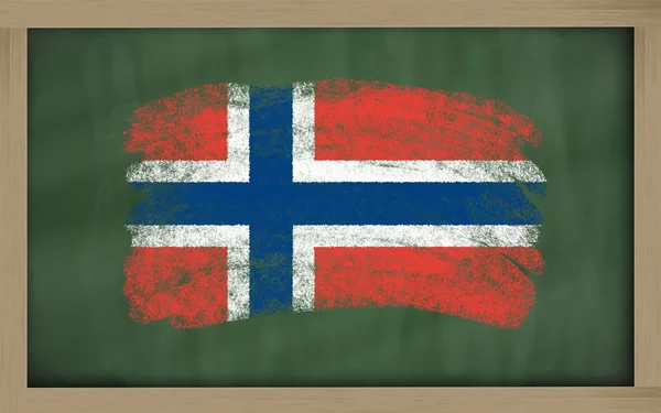 Bandeira nacional do norway no quadro pintado com giz — Fotografia de Stock
