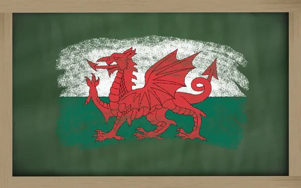 Nationalflagge der Wales auf Tafel mit Kreide bemalt — Stockfoto