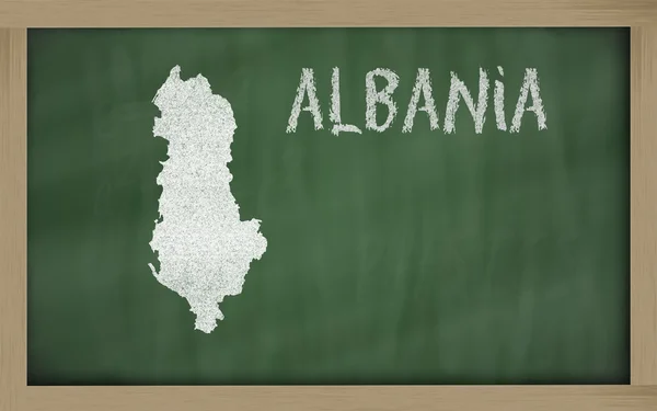 Mapa do esboço de albania no quadro negro — Fotografia de Stock