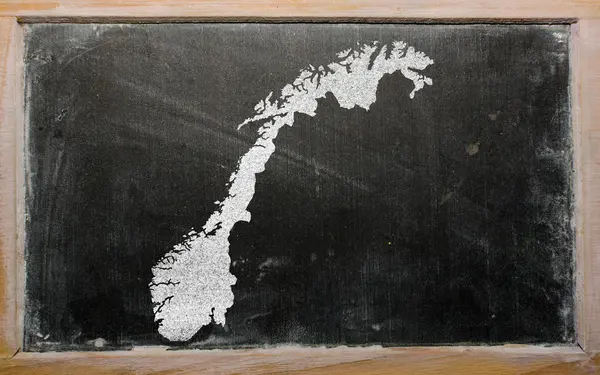 黑板上的挪威大纲地图 — 图库照片