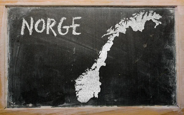 Konturkarta över Norge på blackboard — Stockfoto