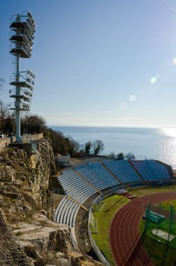 veird atletik toplayan ve b sırasında deniz kenarında Futbol Stadyumu