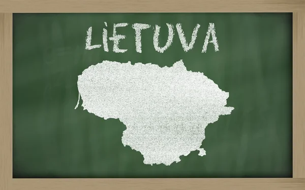 黑板上的立陶宛大纲地图 — 图库照片