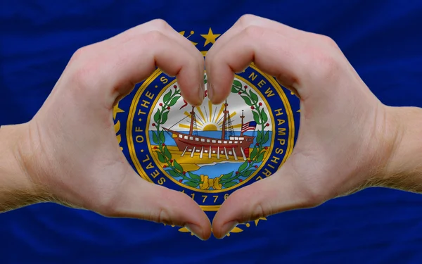 Sopra bandiera statale americana di nuovo hampshire ha mostrato il cuore e l'amore — Foto Stock