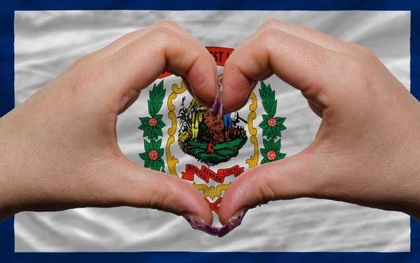 Sopra bandiera statale americana della Virginia Occidentale ha mostrato cuore e amore — Foto Stock