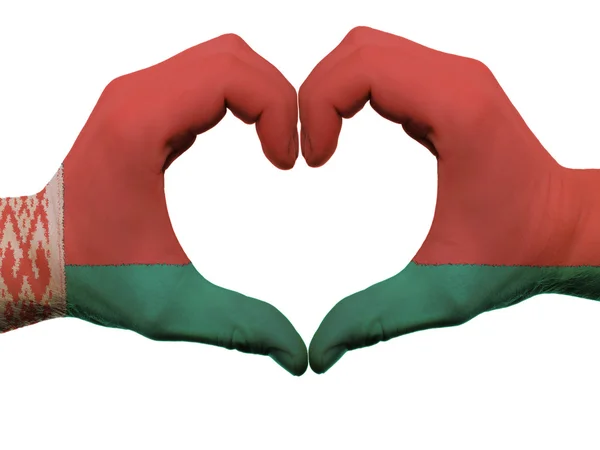 Coração e gesto de amor em cores bandeira belarus por mãos isoladas — Fotografia de Stock