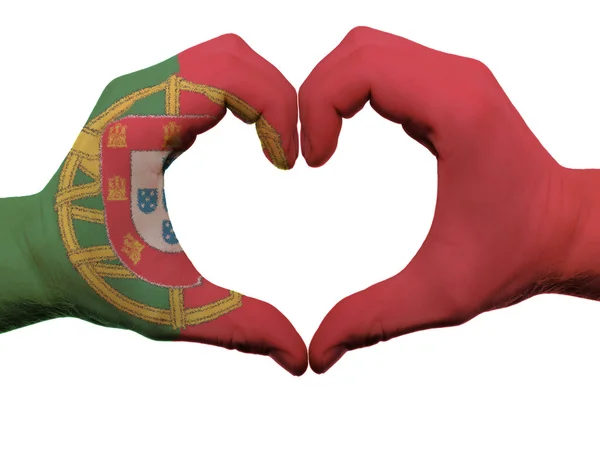 Cœur et geste d'amour dans les couleurs du drapeau portugais par les mains isolées — Photo