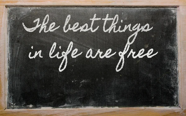 Expressie - de beste dingen in het leven zijn gratis - geschreven op een sc — Stockfoto