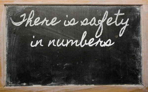 Expressão - Há segurança em números - escrito em uma escola b — Fotografia de Stock