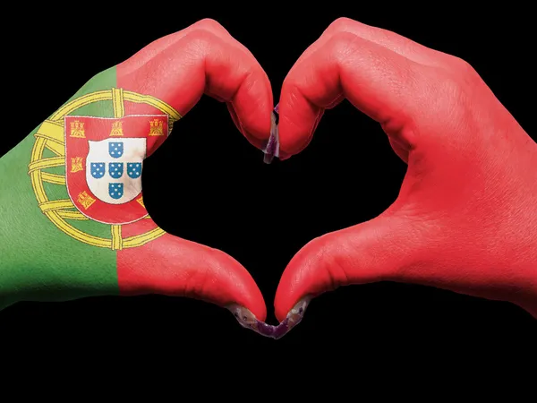 Hjärta och kärlek gest av händer färgade i portugal flagga för tou — Stockfoto