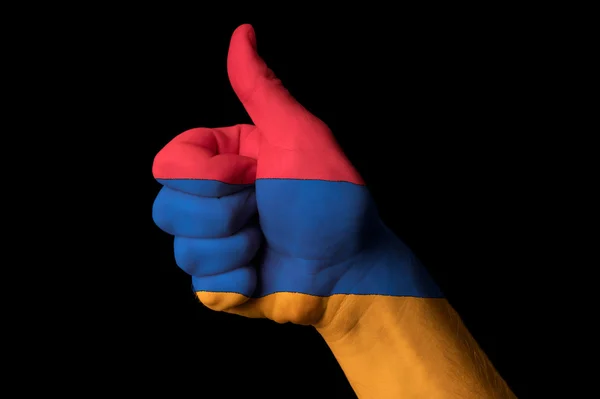 Armenia bandera nacional pulgar hacia arriba gesto de excelencia y achiev — Foto de Stock