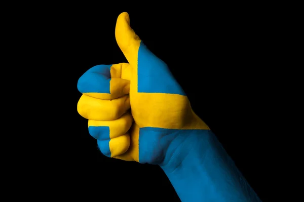 İsveç Ulusal bayrak yukarı hareketi mükemmellik için başparmak ve elde — Stok fotoğraf