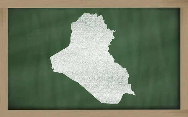 Mapa do esboço de iraq no quadro negro — Fotografia de Stock