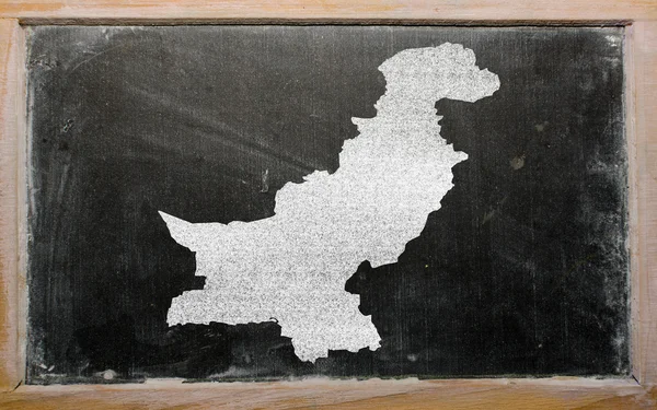 Outline map of pakistan on blackboard — Stock Photo, Image