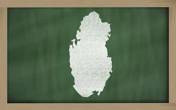 Outline map of qatar on blackboard — Stock Photo, Image