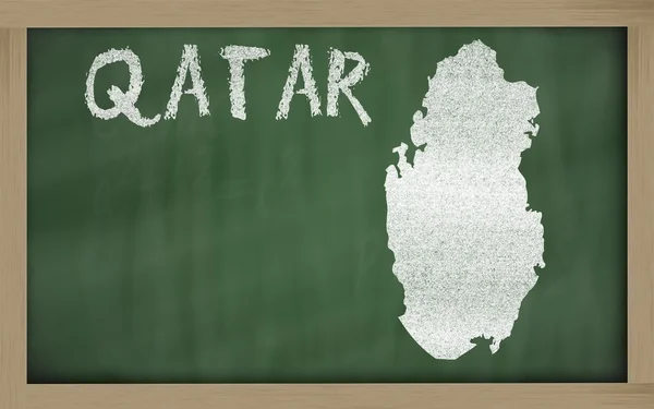 Konturkarta över qatar på blackboard — Stockfoto