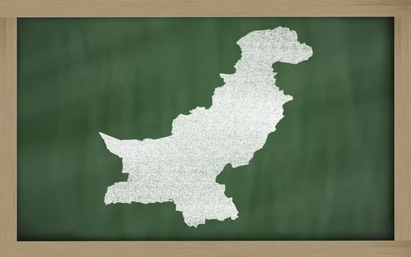 Konturkarta över pakistan på blackboard — Stockfoto