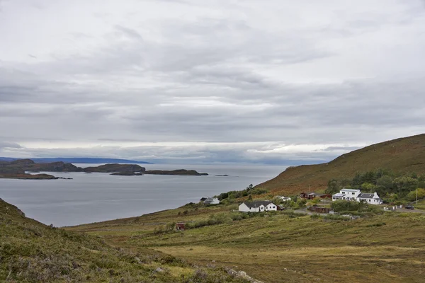 Vzdálená panství na pobřeží ve Skotsku — Stock fotografie