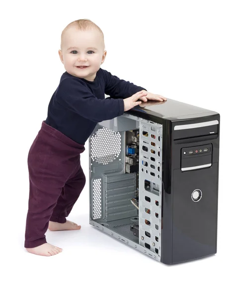 Jonge kind met open computer — Stockfoto