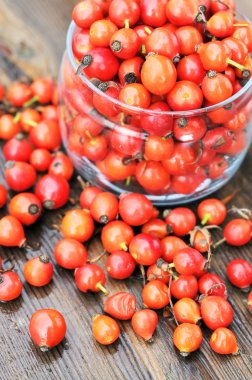 Rose hips cam kavanozda