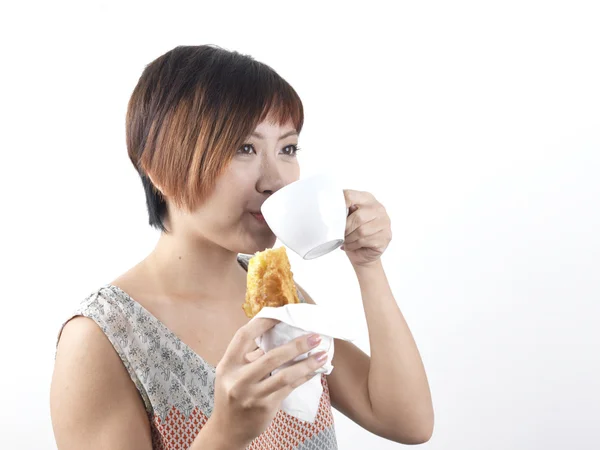 Asiatische chinesische Frau während Tee-Zeit — Stockfoto