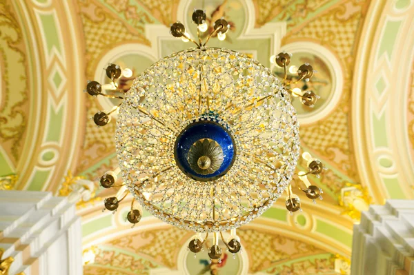 Люстра Петропавловского собора — стоковое фото