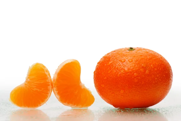 Świeżych owoców mandarynki z plastrami — Zdjęcie stockowe