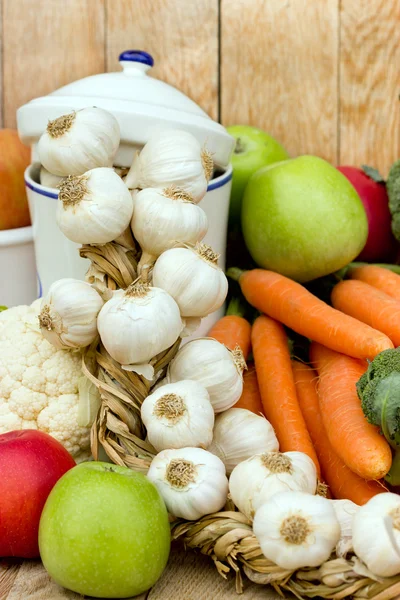 Szerves gyümölcsök és zöldségek — Stock Fotó