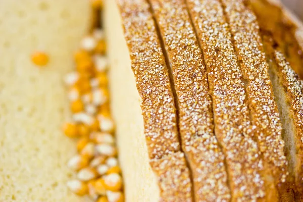 Rebanadas de pan de maíz —  Fotos de Stock
