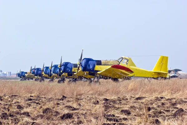 Eskadra samolotów rolniczych i przeciwpożarowych — Zdjęcie stockowe
