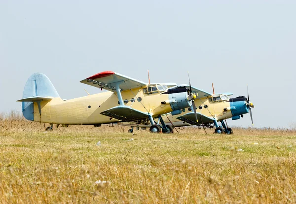Große Flugzeuge (Doppeldecker) — Stockfoto