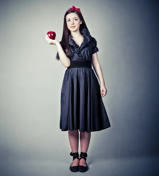 Fantasy portrait of the beautiful Snow White with an apple — Stock Photo, Image