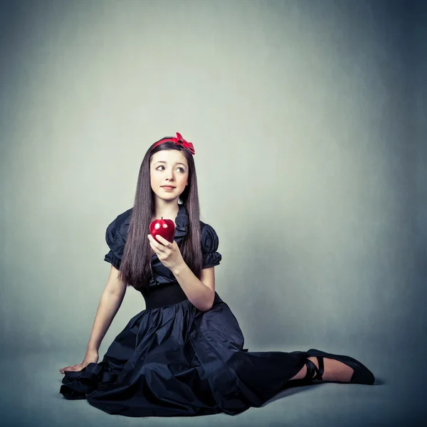 Fantasy portrait of beautiful young girl, in snow white costume — Stock Photo, Image