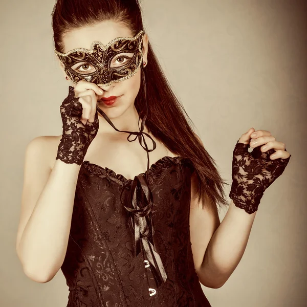 Maskeli balo maskeli sevimli kız — Stok fotoğraf