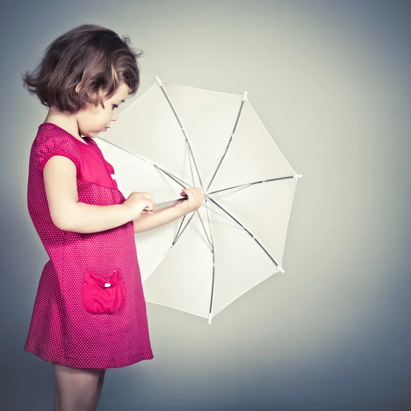 Belleza una niña con paraguas —  Fotos de Stock