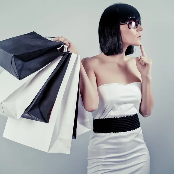 Beautiful shopping woman — Stock Photo, Image