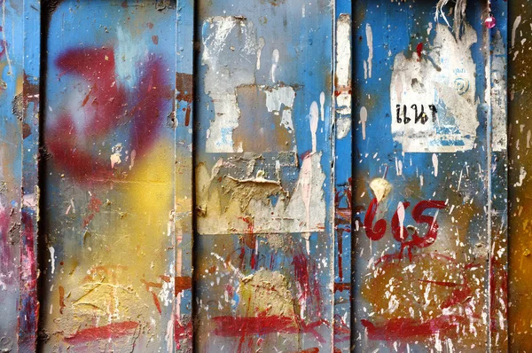 Oude grunge kleur verf op metalen muur achtergrond — Stockfoto