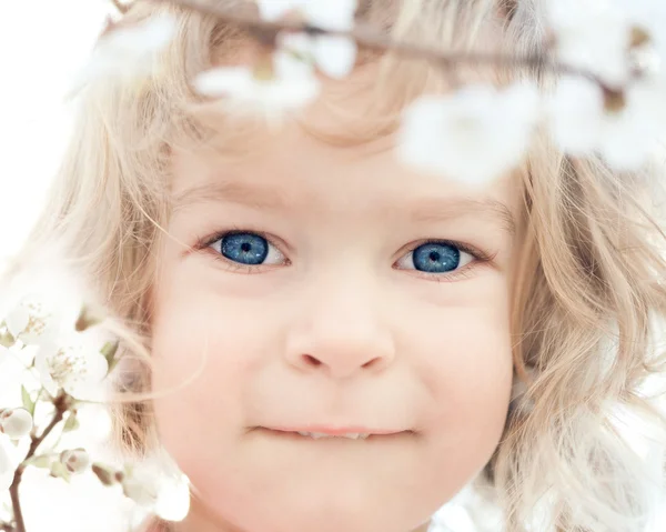 Dítě na jaře — Stock fotografie