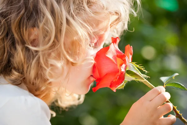 花と子供 — ストック写真