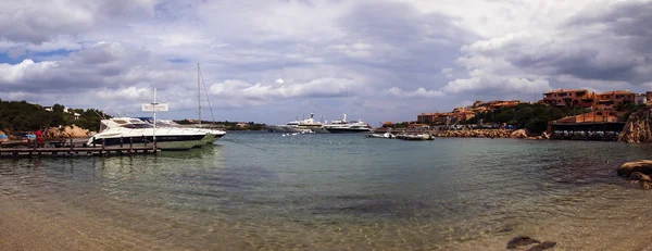 Panoramiczny widok na miasto porto rotondo na Sardynii — Zdjęcie stockowe