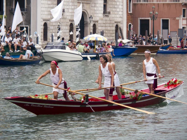 VENICE, ITALY - СЕНТЯБРЬ 2011 - Историческая регата Венеции 4 — стоковое фото