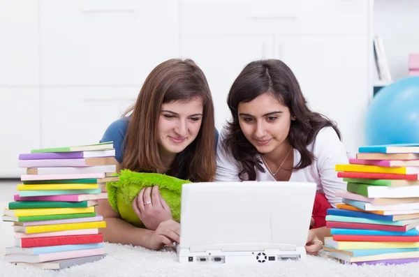 Girls in college — Stock Photo, Image