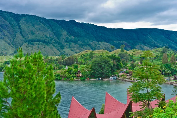 Isla Samosir en el lago Toba, Sumatra — Foto de Stock