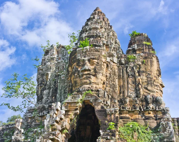 Entrance in Angkor Area on Blue Sky Background, Cambodia — Stock Photo, Image