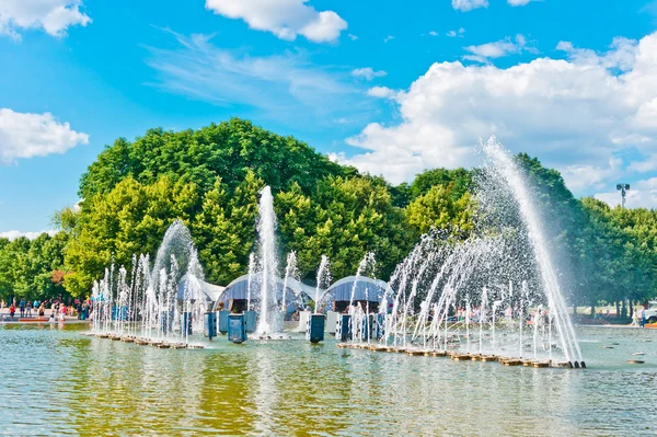 Fountain in Gorky Park, Moscow — Stock Photo, Image